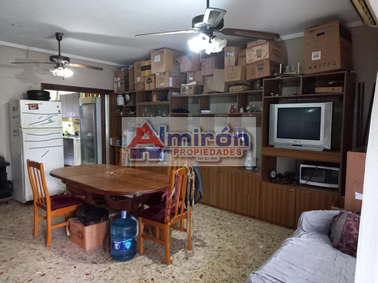 AA - 270 Villa Adelina.