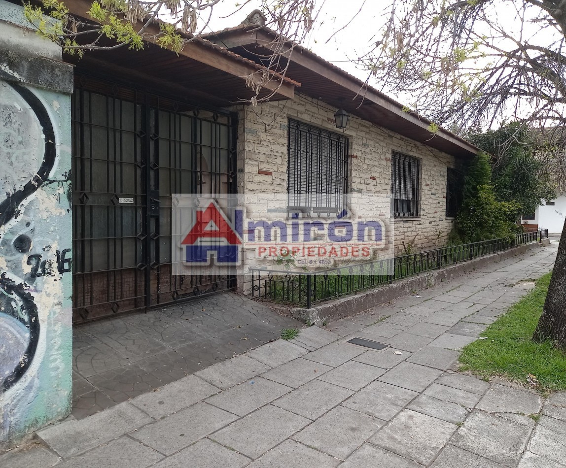 AA - 270 Villa Adelina.