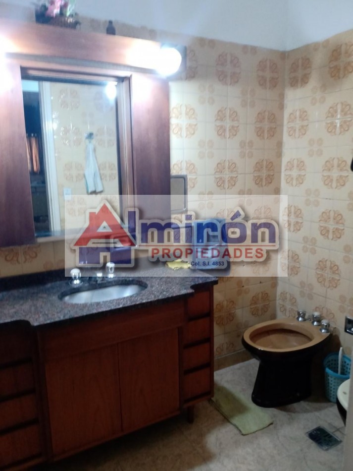 AA - 233 - Villa Adelina