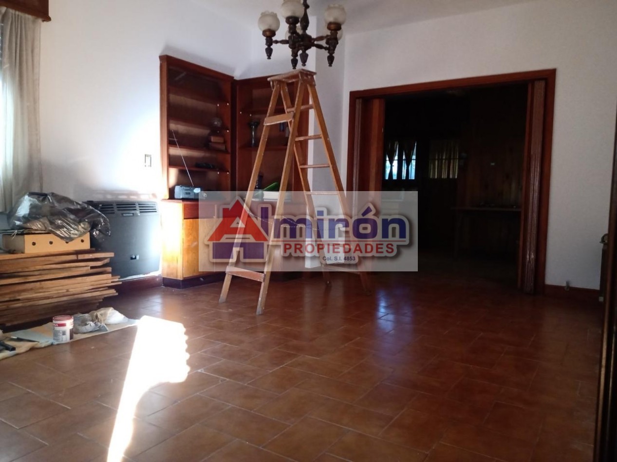 AA - 233 - Villa Adelina