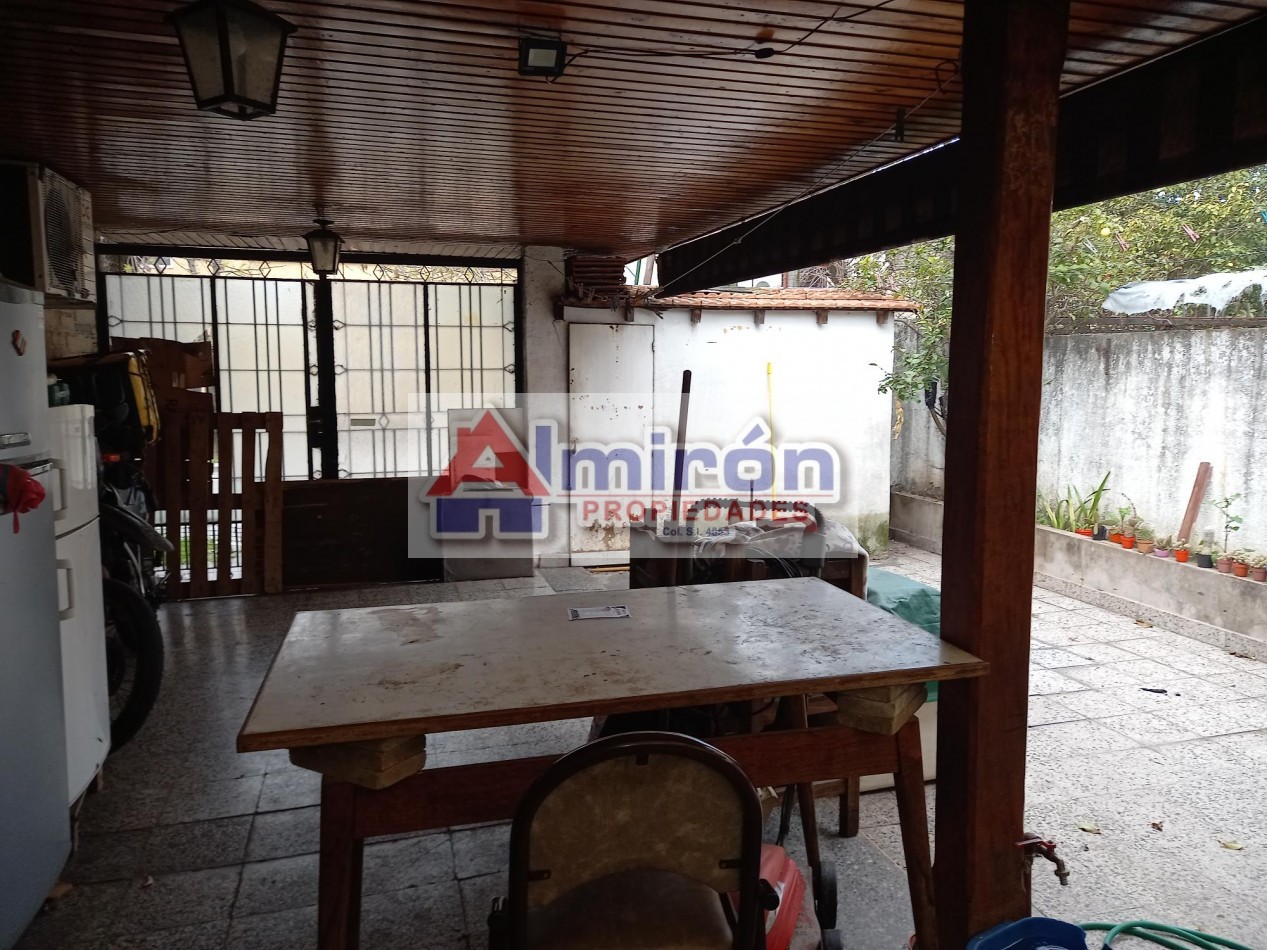 AA - 270 Villa Adelina.