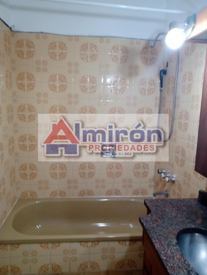 AA - 233 - Villa Adelina